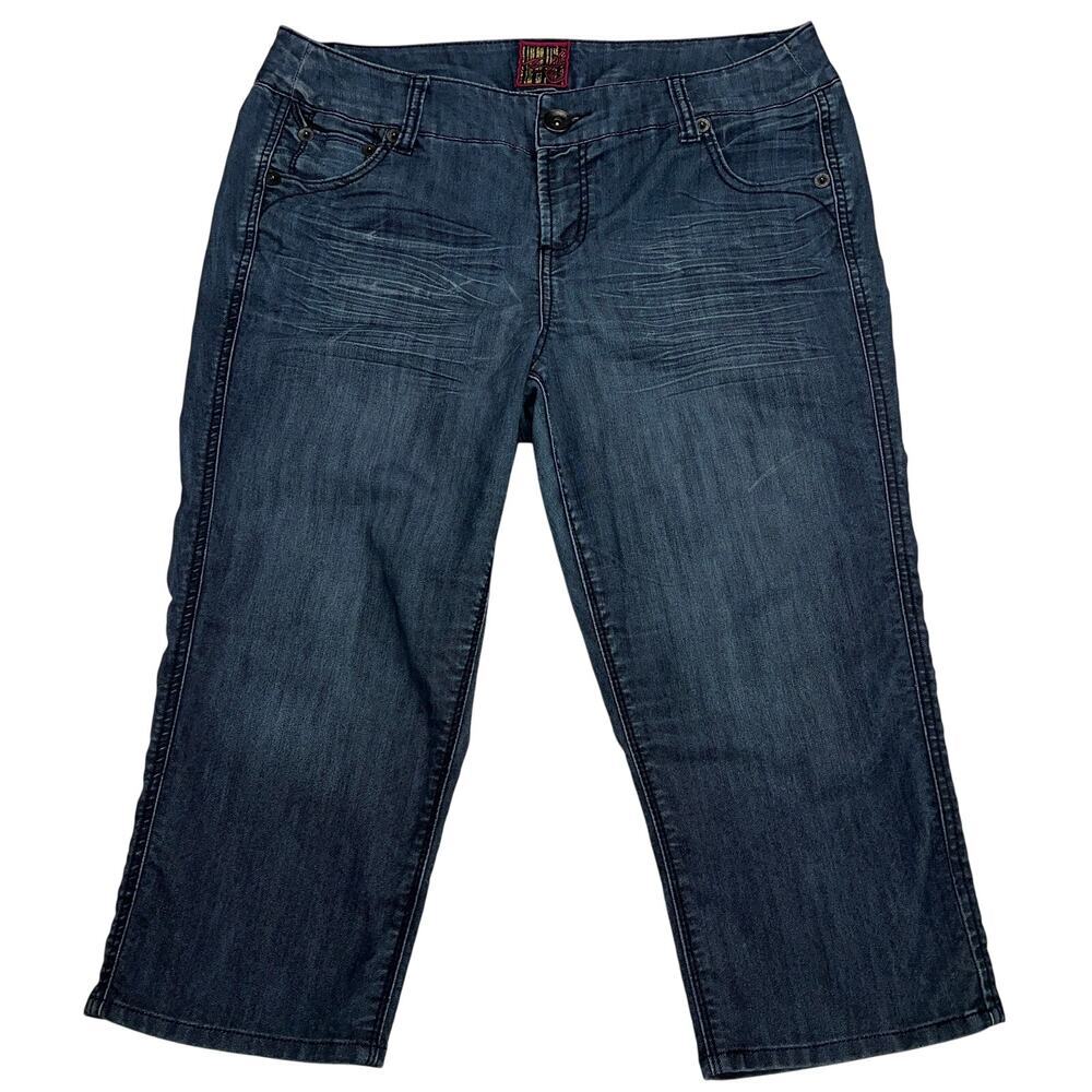 Torrid Denim Mid Rise Capri Jeans Medium Wash Whiskering Size 14
